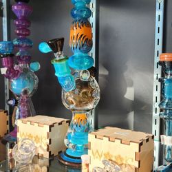 Epic Smoke and Vape - Smiley glass art