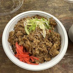 Big Island Tokyo Table - Regular sized beef sukiyaki bowl (came with miso soup)