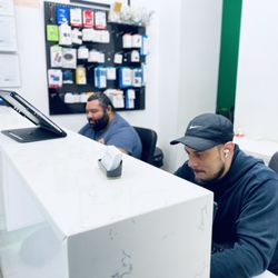 Techtronics iPhone Laptop and Macbook Repair - Simply Best know by the Tech Expert with iPhone, Laptop, & MacBook repair in Manhattan.