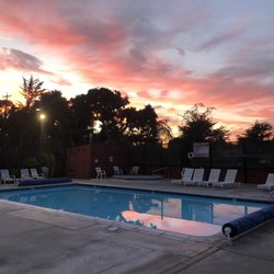 Meadowbrook Swim & Tennis Club
