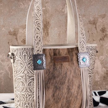 MOMO'S GIFT SHOP - Updated November 2025 - Request Information