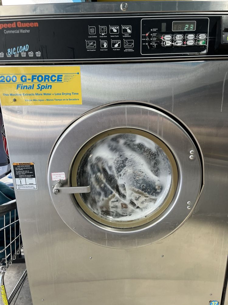 COINLESS LAUNDRY Updated October 2024 13 Photos & 52 Reviews 1921