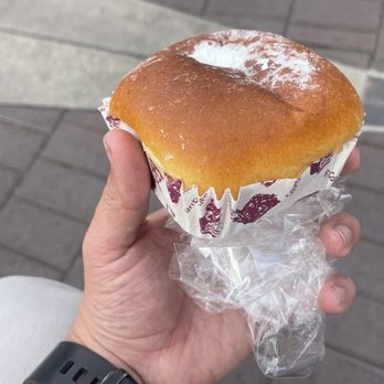 85°C Bakery Cafe-Irvine Spectrum - Hokkaido Cream Bun - Coffee & Tea Near Me - Irvine, California 85°C Bakery Cafe-Irvine Spectrum - Hokkaido Cream Bun - Coffee & Tea Near Me - Irvine, California