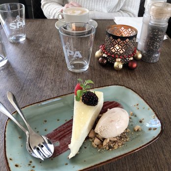 Zuidam - Pear and berry cheesecake - Modern European Near Me - Haarlem, New Hampshire