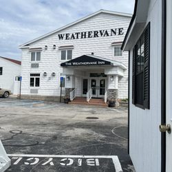 Weathervane Inn - Outside