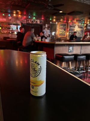 Streamline Tavern by null