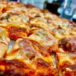 Villa D' Carlo Restaurant - Cheese & Sausage Pizza