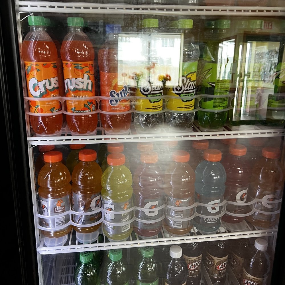 Niki's Roast Beef & Pizza - again, limited on drinks! - Pizza Near Me - Georgetown, Massachusetts