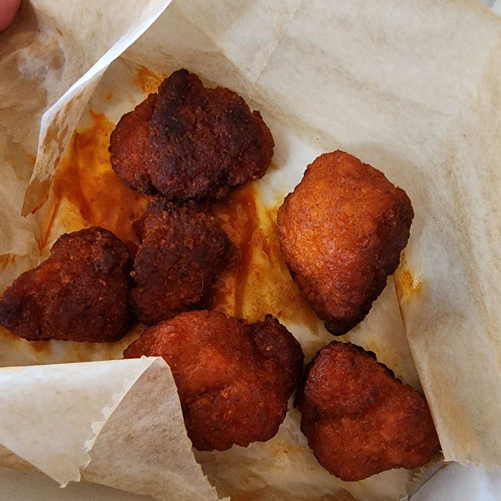 Round Table Pizza - Welp over cooked burnt - Pizza Near Me - Gilroy, California