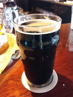 Blatt Beer & Table by null