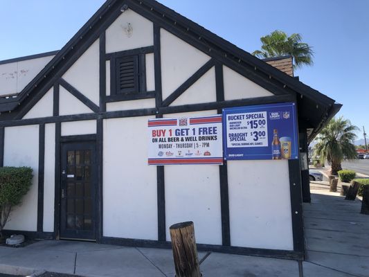 Crown & Anchor British Pub by null