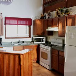 Birch Lake Secluded Getaway - Serenity Bay - Kitchen