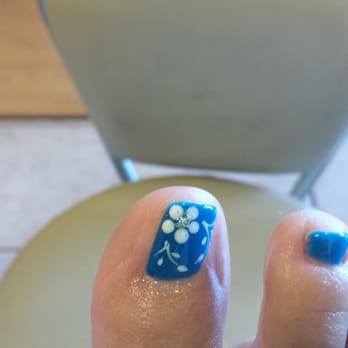 Stella Making Beauty - Flower for my butterfly by Lee - Nail Salons Near Me - Burbank, California