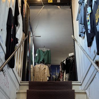 MOON ZOOOM - Updated December 2025 - 138 Photos & 211 Reviews