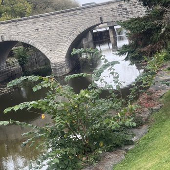 Shakespearean Gardens - Parks Near Me - Stratford, Ontario