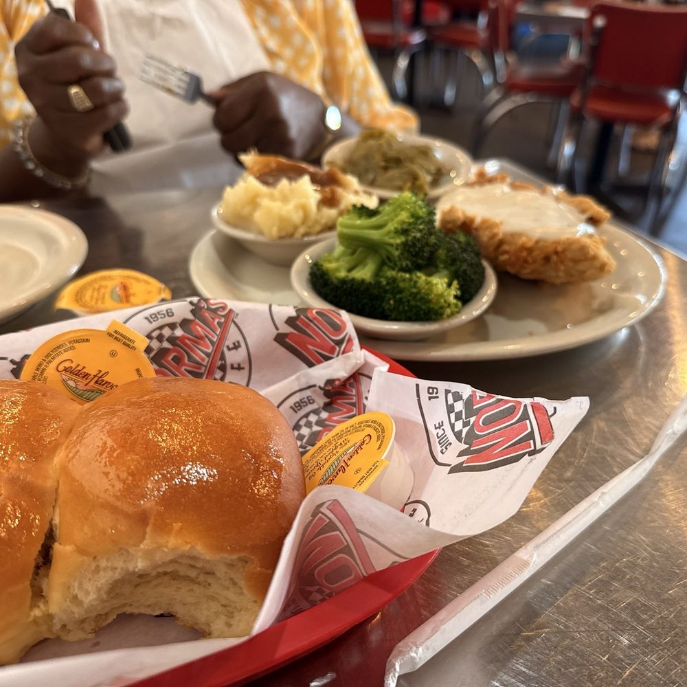 Norma's Cafe - Chicken Fried Chicken Mashed Potatoes w/ brown gravy Steamed Broccoli Green Beans - American Near Me - Dallas, Texas Norma's Cafe - Chicken Fried Chicken Mashed Potatoes w/ brown gravy Steamed Broccoli Green Beans - American Near Me - Dallas, Texas