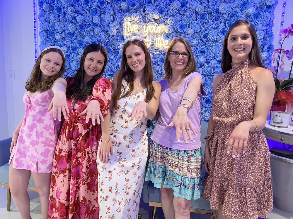 LAMOUR NAILS AND DAY SPA Updated September 2024 102 Photos & 34 Reviews 53 S Puunene Ave