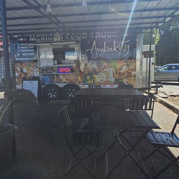 Ambakity - Covered outdoor seating options - Food Trucks Near Me - Auburn, Washington