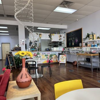 Berry Beet Juice Bar - Lobby - Juice Bars & Smoothies Near Me - Phoenix, Arizona Berry Beet Juice Bar - Lobby - Juice Bars & Smoothies Near Me - Phoenix, Arizona