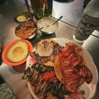 Tacos de Asada del Valle - Food Trucks Near Me - México, D.F., DIF Tacos de Asada del Valle - Food Trucks Near Me - México, D.F., DIF