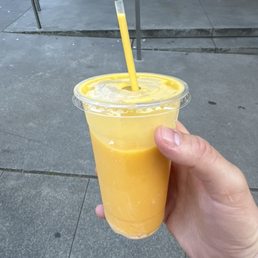 Mango smoothie Mango smoothie