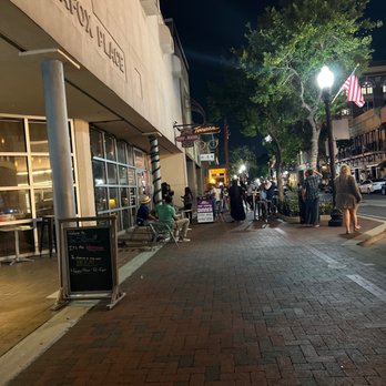 Casks And Flights Wine Tasting Room - Oh look him NOT checking the next girls bag that walked in !!!!!! - Wine Bars Near Me - Pensacola, Florida