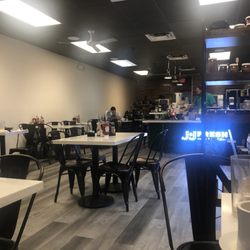 J&J Fresh Kitchen - Inside.