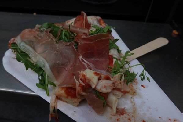 Spontini by null