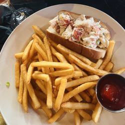 The Happy Rooster - New England Lobster Roll