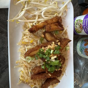 Pho O Sha - Crispy Chicken Pad Thai - Thai Near Me - Watertown, Massachusetts