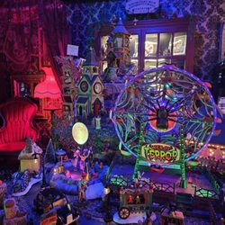 The Skeleton Key Odditorium - 12/31/2023 - I love their new location so very much.