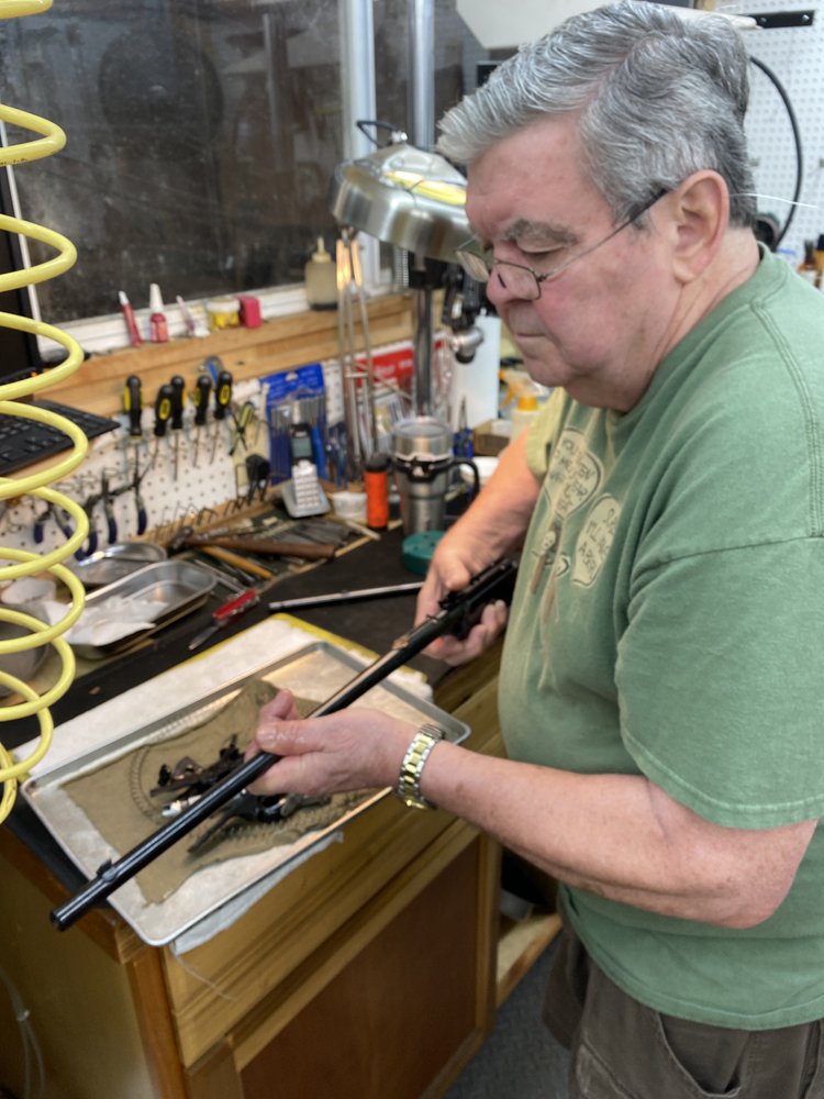 BACK ACRE GUN WORKS Updated October 2024 1621 N Croft Ave