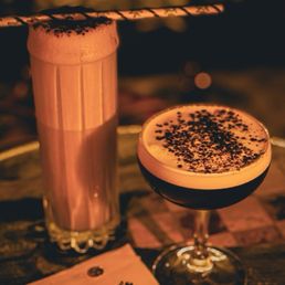 Tiramisu tini (right)