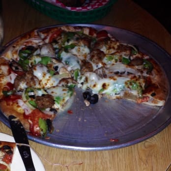Silly Al's Pizza - "Al's Combo" fresh and full of flavor! - Pizza Near Me - Quartzsite, Arizona Silly Al's Pizza - "Al's Combo" fresh and full of flavor! - Pizza Near Me - Quartzsite, Arizona