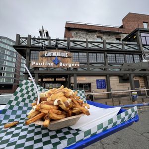 L’AUTHENTIQUE POUTINE AND BURGERS - 20 Photos & 14 Reviews - 1208 Wharf ...