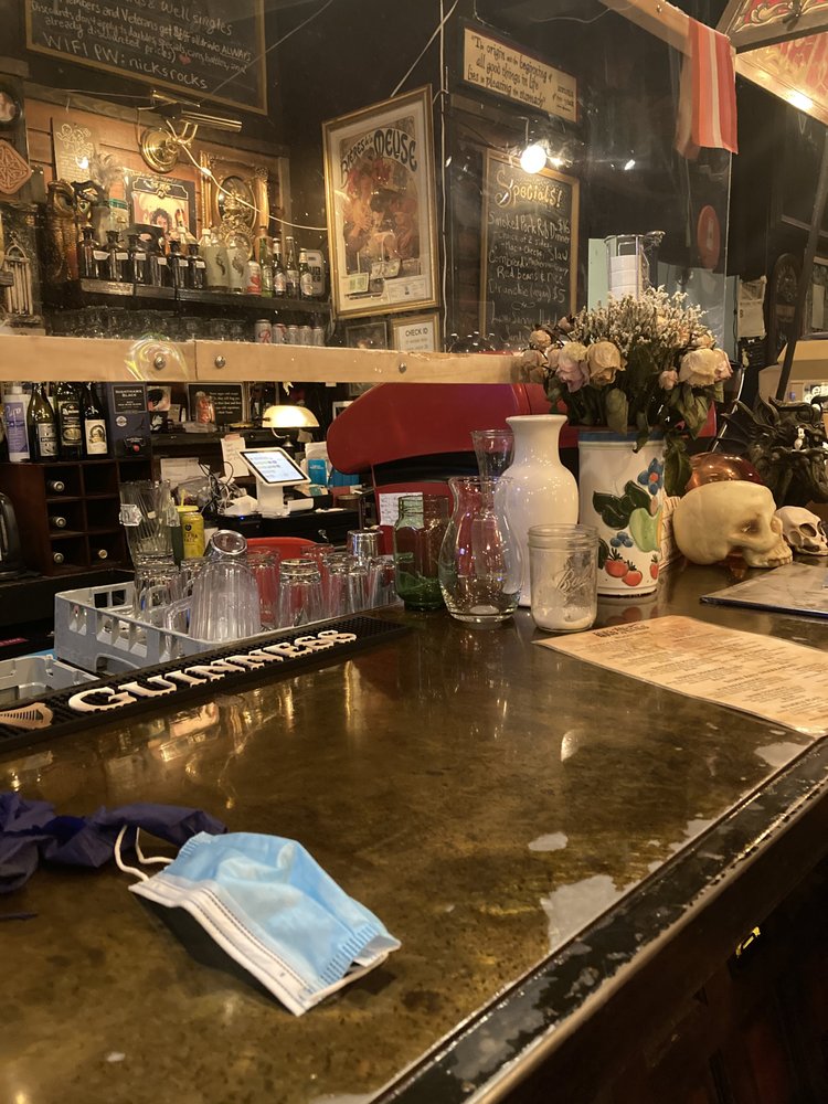 OLD NICK’S PUB Music Venue 211 Washington St, Eugene, Oregon 98 Photos & 70 Reviews