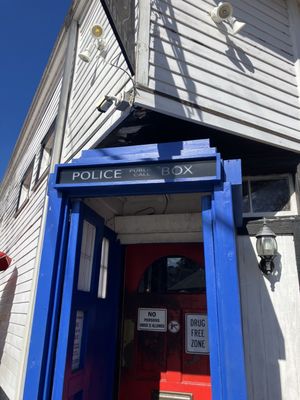 Crown & Anchor English Pub by null