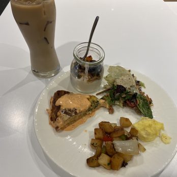 The Centurion Lounge - Breakfast with a Baileys Cold Brew Coffee - Airport Lounges Near Me - Denver, Colorado The Centurion Lounge - Breakfast with a Baileys Cold Brew Coffee - Airport Lounges Near Me - Denver, Colorado