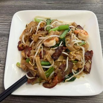 Borneo Eatery - Borneo w/Flat Rice Noodles $16.50 - Indonesian Near Me - Alhambra, California