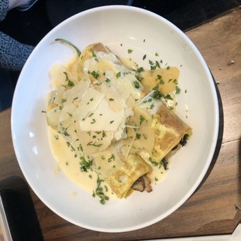 Quanto Basta - Cannelloni : stuffed with chicken, mushrooms, spinach with an Alfredo sauce - Italian Near Me - Wilmington, North Carolina Quanto Basta - Cannelloni : stuffed with chicken, mushrooms, spinach with an Alfredo sauce - Italian Near Me - Wilmington, North Carolina