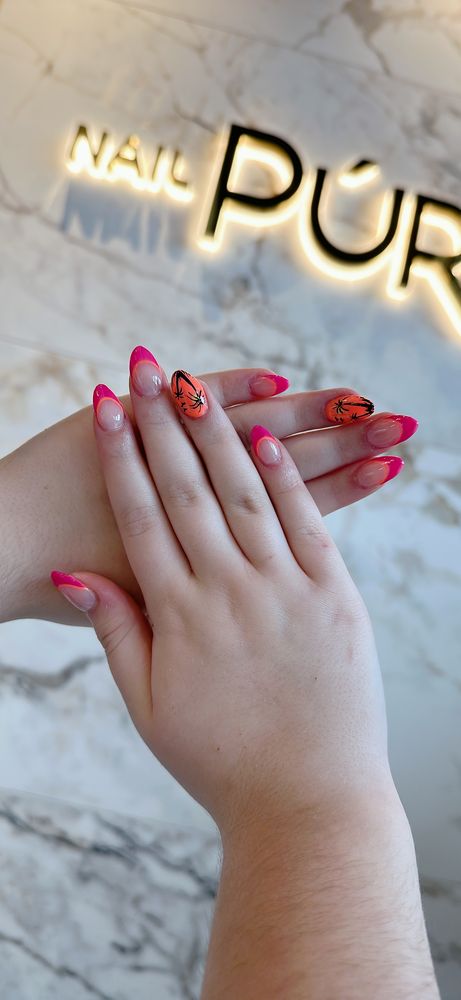 Pur Nail Spa Logo