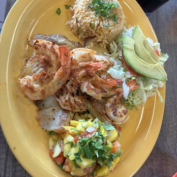 Fritangas Mexican Restaurant - Fillette con camarones - Mexican Near Me - Aurora, Colorado Fritangas Mexican Restaurant - Fillette con camarones - Mexican Near Me - Aurora, Colorado