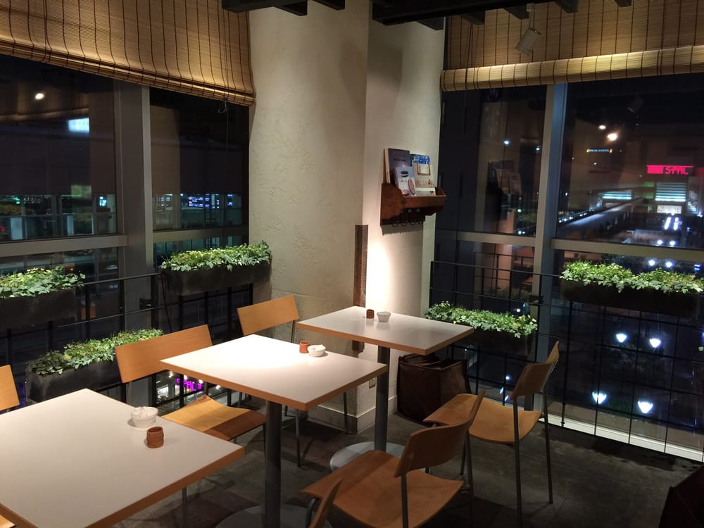 La Maison Ensoleille Table Sendai Parco