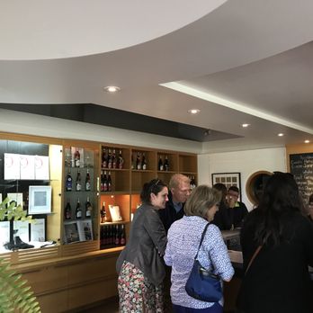 Huff Estates Winery - Tasting bar - Wineries Near Me - Prince Edward, Ontario Huff Estates Winery - Tasting bar - Wineries Near Me - Prince Edward, Ontario
