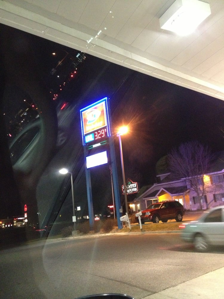 HOLIDAY GAS STATION 15052 Dellwood Dr, Brainerd, Minnesota Gas