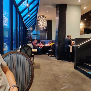 Milestones - Cozy corner table with a view - Canadian (New) Near Me - Niagara Falls, Ontario