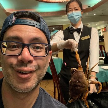 Kirin Restaurant - Me and the crab pre black bean crab dish. He was a healthy fella. - Seafood Near Me - Honolulu, Hawaii
