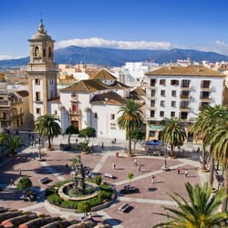 Plaza Alta - Vista de la Plaza Alta con la Iglesia de la Palma al fondo