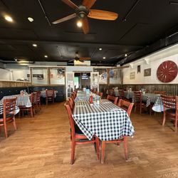Sweet Mama's - Empty at 9:25 in the morning. Perhaps nobody was up just yet, but honestly I'm not so sure if that's the reason...