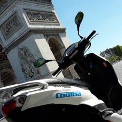 Cooltra - Location de scooters Cooltra Paris, Arc de Triomphe, Champs-Elysées